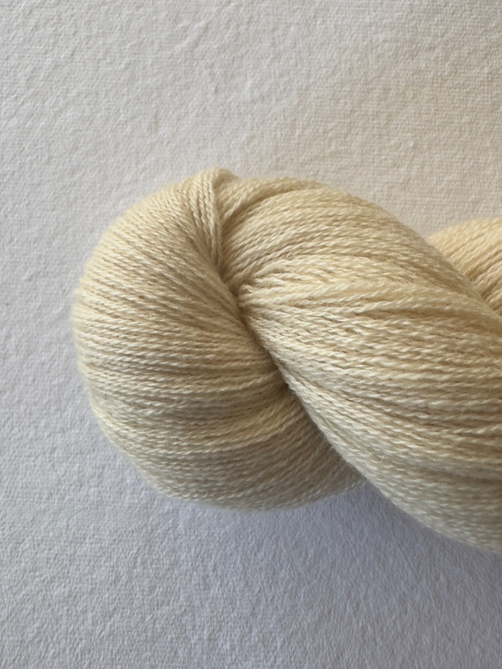 Reclaimed Italian Cashmere Yarn · Lace Weight · 25g | 311m · Raw Honey” - Picture 2 of 9